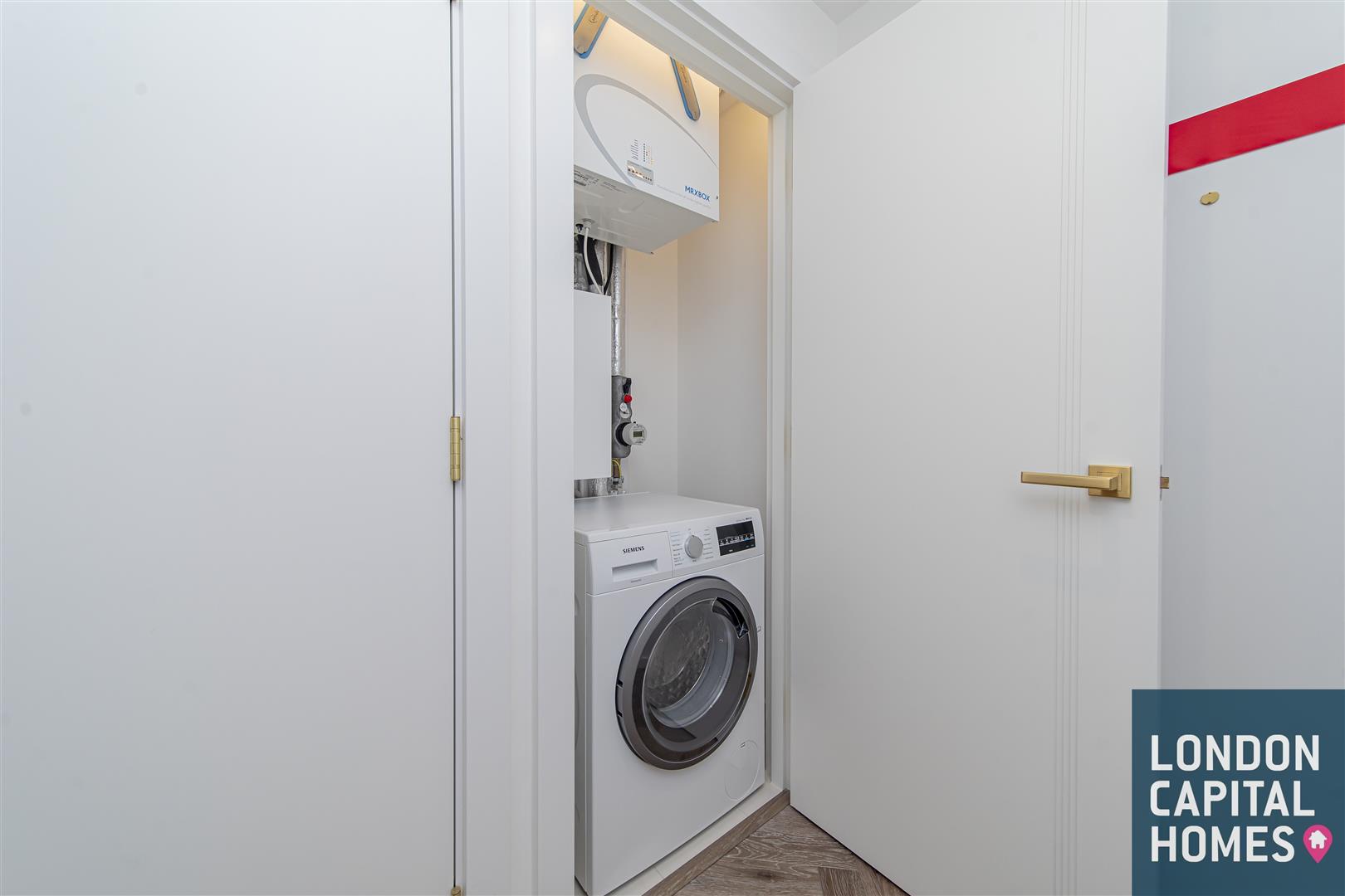 23 Gauging Square, London